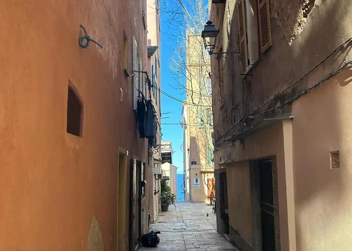 Vittoria Homes / Julia Apartment