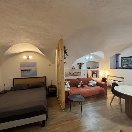 Vittoria Homes / Julia Διαμέρισμα Μπαστιά